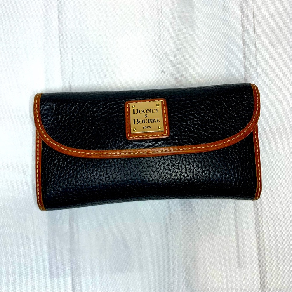 Dooney and Bourke wallet